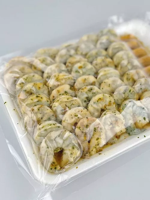 Креветки в чесночном маринаде на шпажках размер 31/40